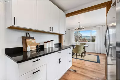 1612 W 10th St, The Dalles, OR 97058 - Photo 9