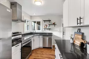 1612 W 10th St, The Dalles, OR 97058 - Photo 7