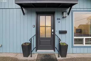 206 NE Johnson St, McMinnville, OR 97128 - Photo 5