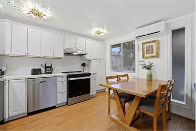 206 NE Johnson St, McMinnville, OR 97128 - Photo 11