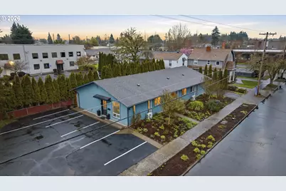 206 NE Johnson St, McMinnville, OR 97128 - Photo 1