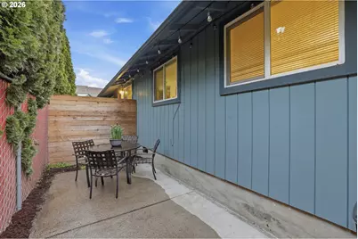 206 NE Johnson St, McMinnville, OR 97128 - Photo 37