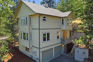 215 Piedmont Dr, Ashland, OR 97520 - Photo 3