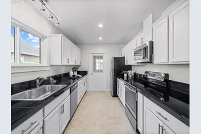 3730 SE 64th Ave, Portland, OR 97206 - Photo 11