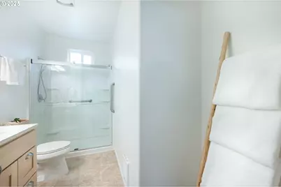 3023 Hummingbird Ln, Eugene, OR 97405 - Photo 19