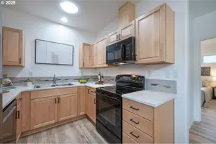 3023 Hummingbird Ln, Eugene, OR 97405 - Photo 17