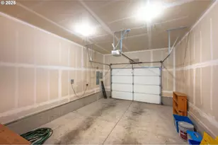 3023 Hummingbird Ln, Eugene, OR 97405 - Photo 29