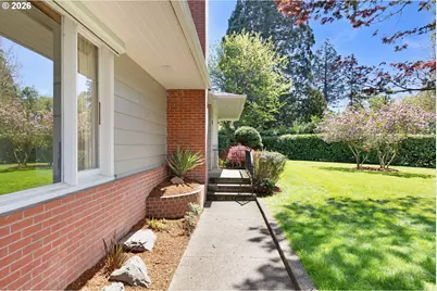 14 Royal Oaks Dr, Roseburg, OR 97471 - Photo 3