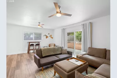 14217 SE Salmon St, Portland, OR 97233 - Photo 21