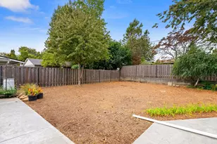 14217 SE Salmon St, Portland, OR 97233 - Photo 39