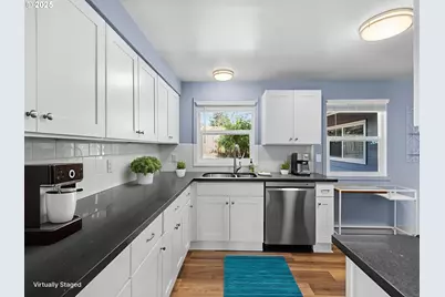 14217 SE Salmon St, Portland, OR 97233 - Photo 9