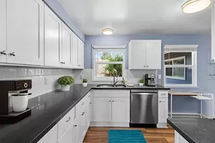 14217 SE Salmon St, Portland, OR 97233 - Photo 9