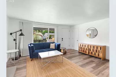 14217 SE Salmon St, Portland, OR 97233 - Photo 7