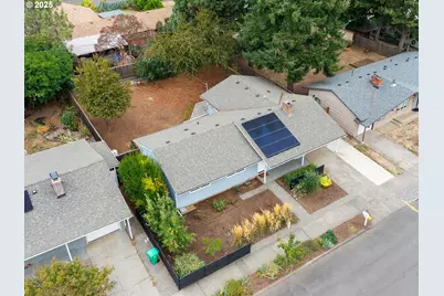 14217 SE Salmon St, Portland, OR 97233 - Photo 37