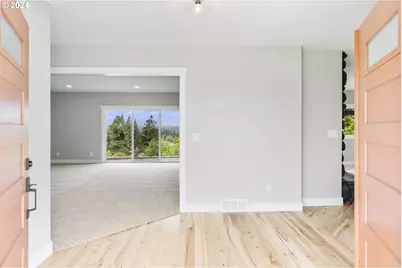 352 NE Lovrien Ave, Gresham, OR 97030 - Photo 3