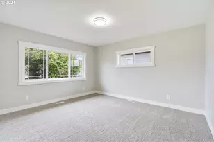 352 NE Lovrien Ave, Gresham, OR 97030 - Photo 23