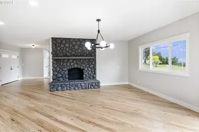 352 NE Lovrien Ave, Gresham, OR 97030 - Photo 9