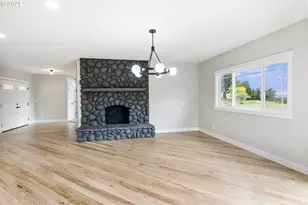 352 NE Lovrien Ave, Gresham, OR 97030 - Photo 9