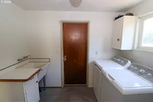 7077 Main St, Springfield, OR 97478 - Photo 27