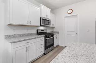 4228 SW Phyllis Ave, Gresham, OR 97080 - Photo 5