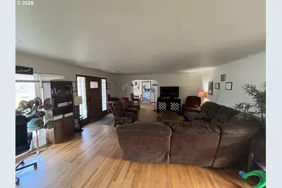 1010 Horn Ln, Eugene, OR 97404 - Photo 11