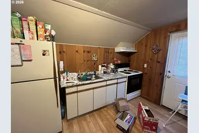 1010 Horn Ln, Eugene, OR 97404 - Photo 9