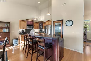 1556 NE Kennedy Loop Dr, Roseburg, OR 97470 - Photo 11