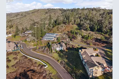 1556 NE Kennedy Loop Dr, Roseburg, OR 97470 - Photo 47