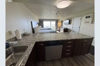 88416 1st Ave #222/224, Florence, OR 97439 - Photo 9