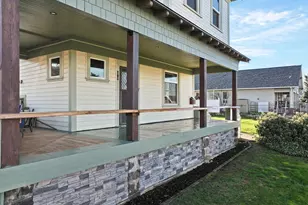 1022 E 10th St, The Dalles, OR 97058 - Photo 5