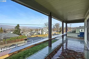 1022 E 10th St, The Dalles, OR 97058 - Photo 3