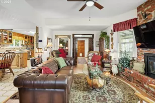 1022 E 10th St, The Dalles, OR 97058 - Photo 9