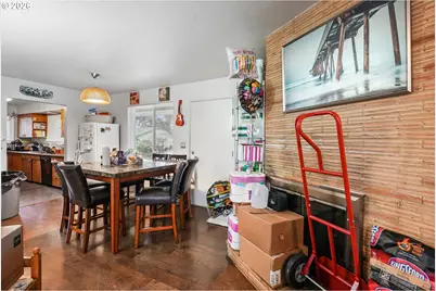 501 SE 157th Ave, Portland, OR 97233 - Photo 5