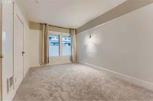 2127 NW Irving St, Portland, OR 97210 - Photo 17