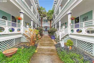 2127 NW Irving St #202, Portland, OR 97210 - Photo 5