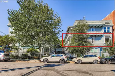 2127 NW Irving St #202, Portland, OR 97210 - Photo 5