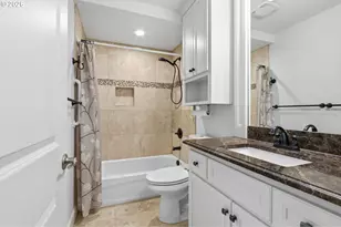 10445 SW Highland Dr, Tigard, OR 97224 - Photo 17