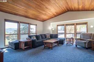 107 Woodoak Dr, Roseburg, OR 97471 - Photo 5