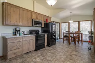 107 Woodoak Dr, Roseburg, OR 97471 - Photo 11