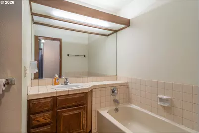 107 Woodoak Dr, Roseburg, OR 97471 - Photo 21