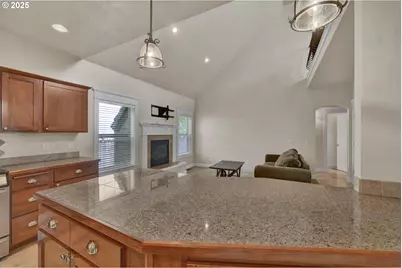 3435 Meadow View Dr, Eugene, OR 97408 - Photo 13