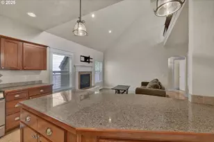 3435 Meadow View Dr, Eugene, OR 97408 - Photo 13