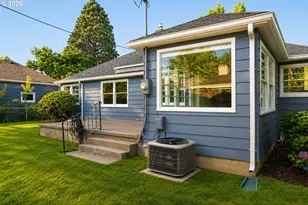 7430 N Hurst Ave, Portland, OR 97203 - Photo 35