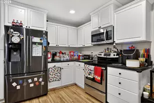 10535 SW Crestwood Dr, Beaverton, OR 97008 - Photo 9