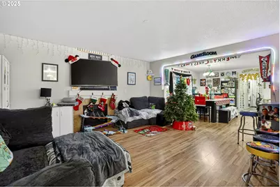 10535 SW Crestwood Dr, Beaverton, OR 97008 - Photo 5