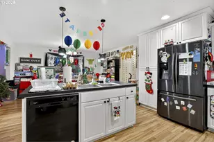 10535 SW Crestwood Dr, Beaverton, OR 97008 - Photo 11