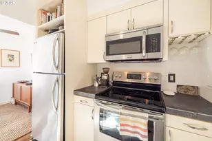 2123 NE Clackamas St, Portland, OR 97232 - Photo 17