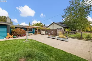 2747 Bailey Ln, Eugene, OR 97401 - Photo 3
