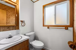 2813 Maywood Dr, Forest Grove, OR 97116 - Photo 29