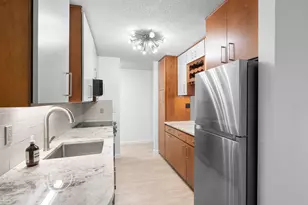 2393 SW Park Pl, Portland, OR 97205 - Photo 13